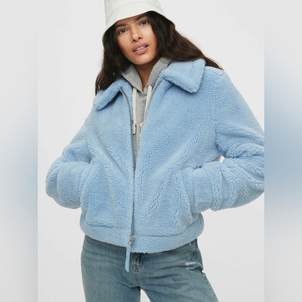 GAP Women’s Baby Blue Sherpa Zip-up Jacket-size XL *NEW w/o tags*